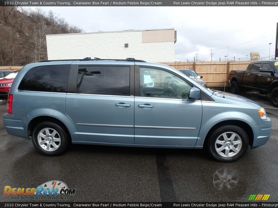 2010 Chrysler Town & Country Touring Clearwater Blue Pearl / Medium Pebble Beige/Cream Photo #7
