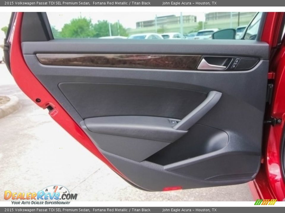 2015 Volkswagen Passat TDI SEL Premium Sedan Fortana Red Metallic / Titan Black Photo #20