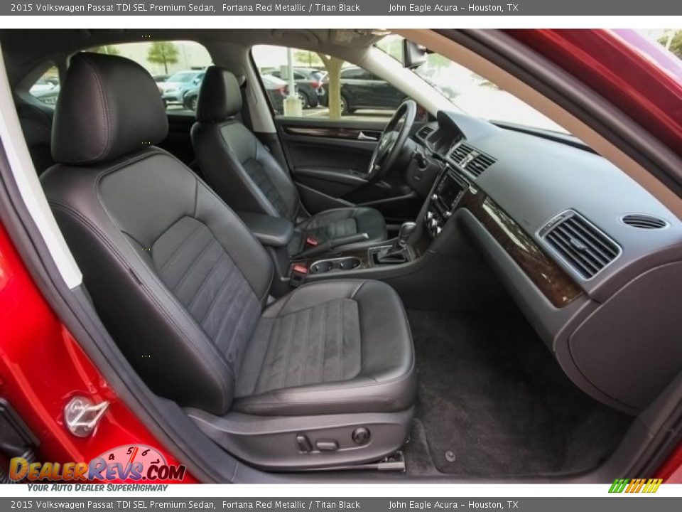 2015 Volkswagen Passat TDI SEL Premium Sedan Fortana Red Metallic / Titan Black Photo #26