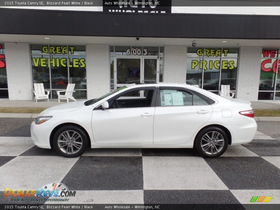 2015 Toyota Camry SE Blizzard Pearl White / Black Photo #1