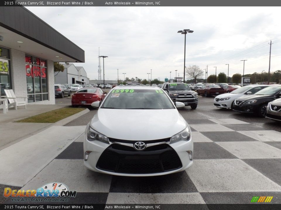 2015 Toyota Camry SE Blizzard Pearl White / Black Photo #2
