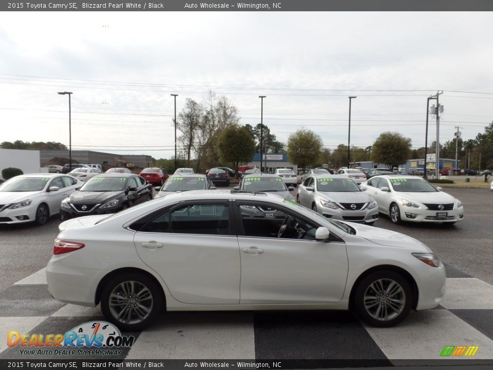 2015 Toyota Camry SE Blizzard Pearl White / Black Photo #3