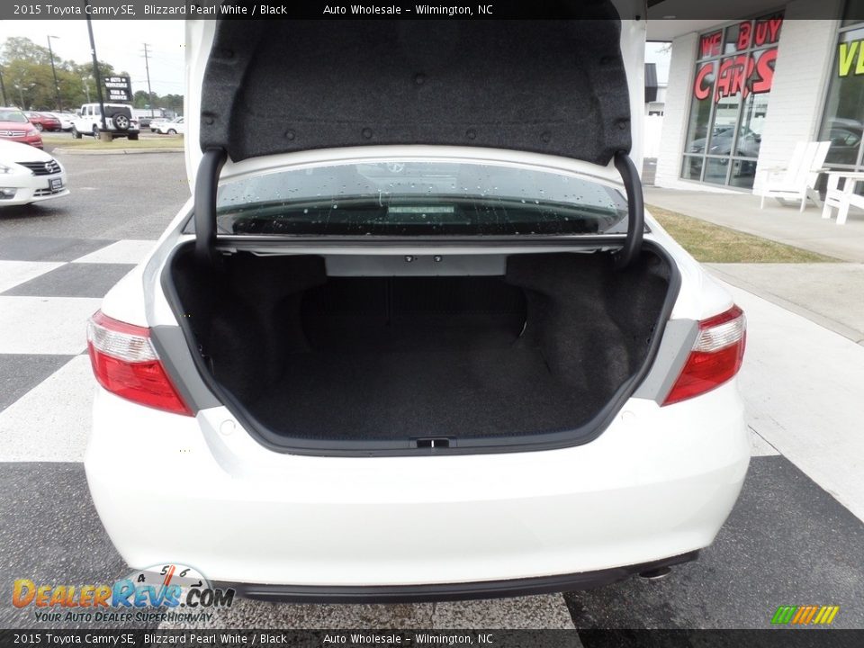 2015 Toyota Camry SE Blizzard Pearl White / Black Photo #5