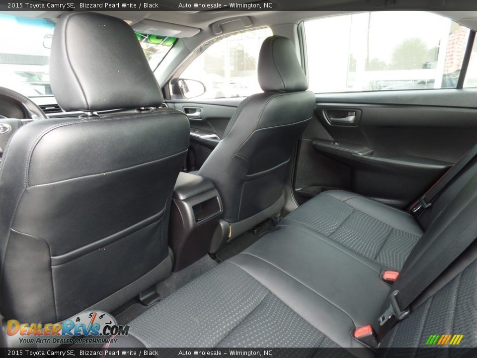 2015 Toyota Camry SE Blizzard Pearl White / Black Photo #11