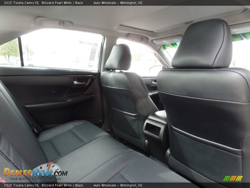2015 Toyota Camry SE Blizzard Pearl White / Black Photo #13