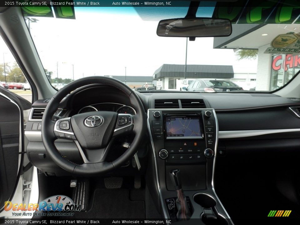2015 Toyota Camry SE Blizzard Pearl White / Black Photo #14