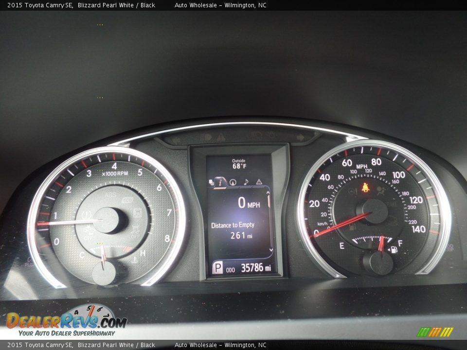 2015 Toyota Camry SE Blizzard Pearl White / Black Photo #16