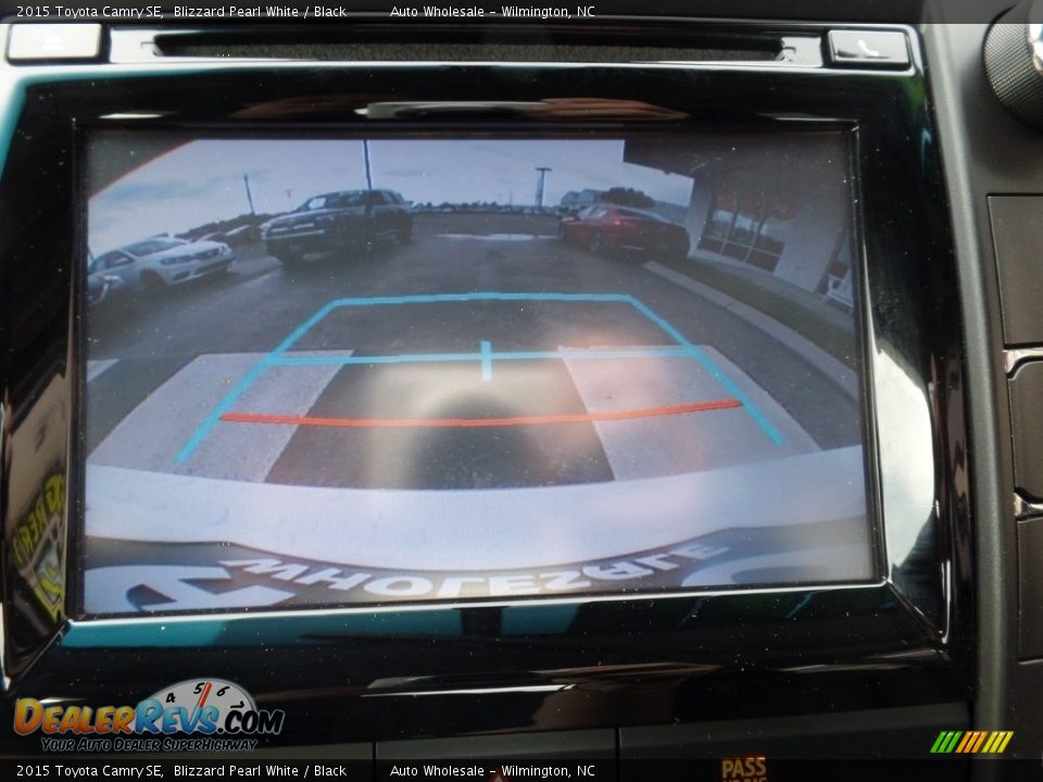 2015 Toyota Camry SE Blizzard Pearl White / Black Photo #18