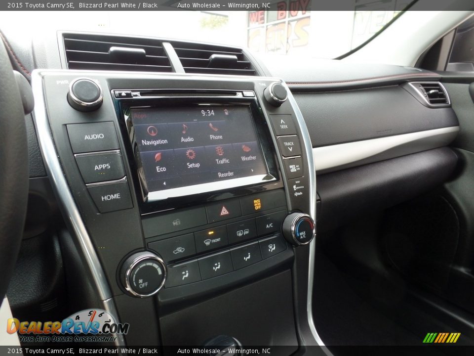 2015 Toyota Camry SE Blizzard Pearl White / Black Photo #19