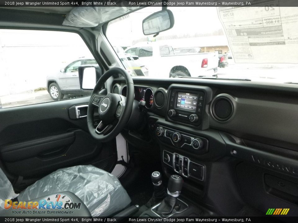 2018 Jeep Wrangler Unlimited Sport 4x4 Bright White / Black Photo #11