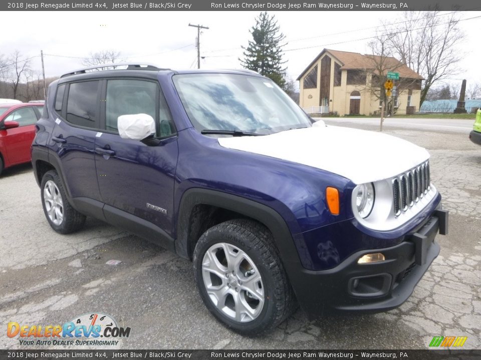Front 3/4 View of 2018 Jeep Renegade Limited 4x4 Photo #7