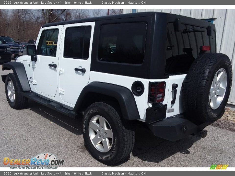 2016 Jeep Wrangler Unlimited Sport 4x4 Bright White / Black Photo #6