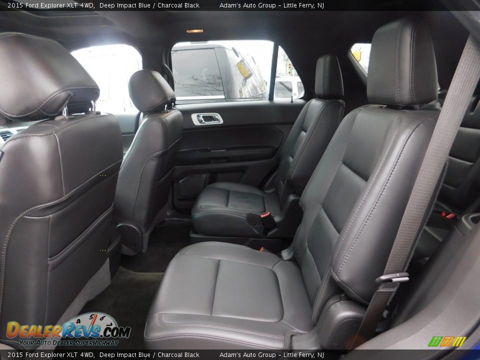 2015 Ford Explorer XLT 4WD Deep Impact Blue / Charcoal Black Photo #32