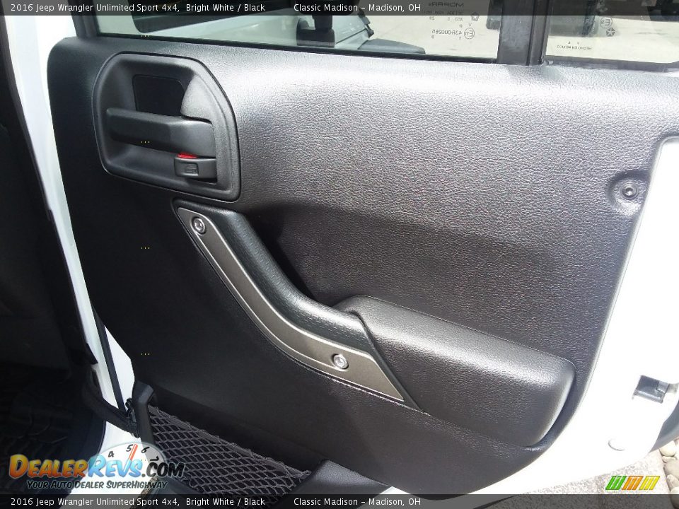 2016 Jeep Wrangler Unlimited Sport 4x4 Bright White / Black Photo #15