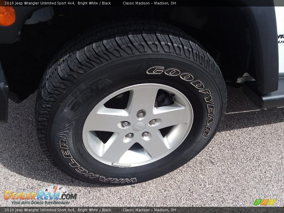 2016 Jeep Wrangler Unlimited Sport 4x4 Bright White / Black Photo #21