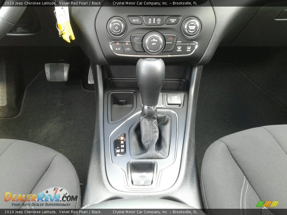 2019 Jeep Cherokee Latitude Velvet Red Pearl / Black Photo #16