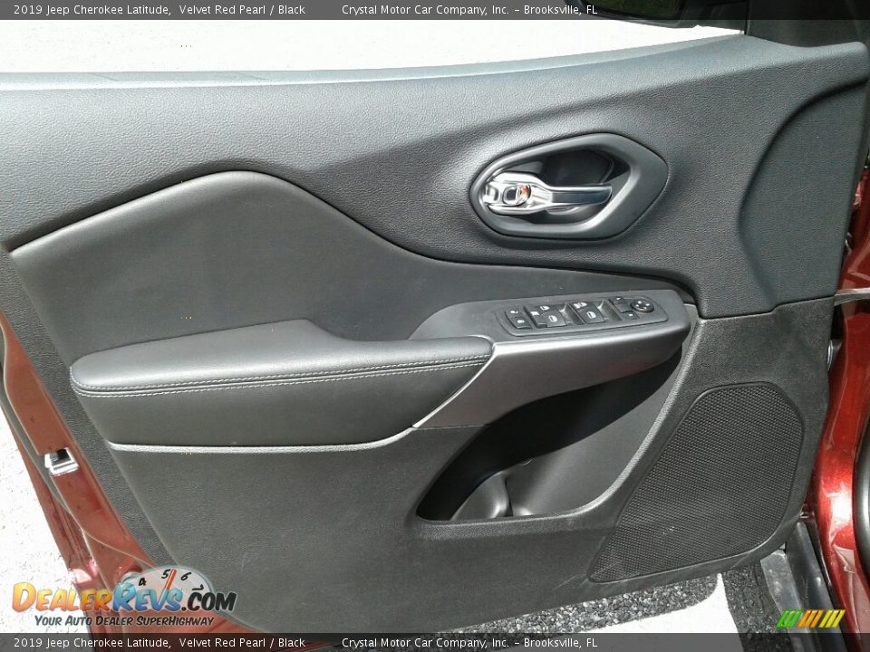 2019 Jeep Cherokee Latitude Velvet Red Pearl / Black Photo #17