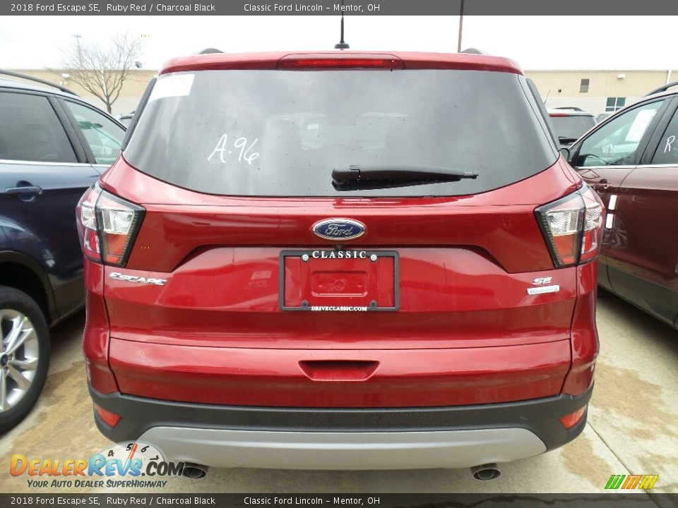 2018 Ford Escape SE Ruby Red / Charcoal Black Photo #3