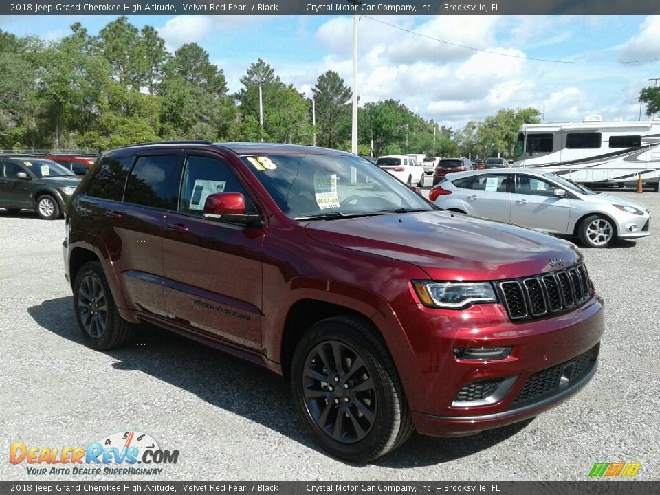 Front 3/4 View of 2018 Jeep Grand Cherokee High Altitude Photo #7