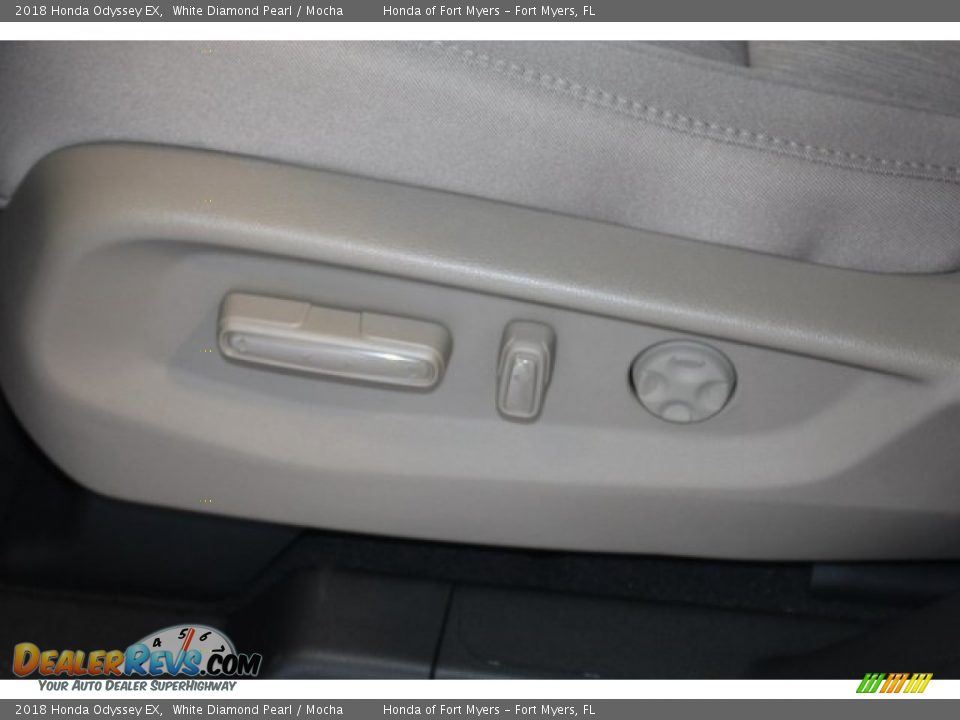 2018 Honda Odyssey EX White Diamond Pearl / Mocha Photo #17