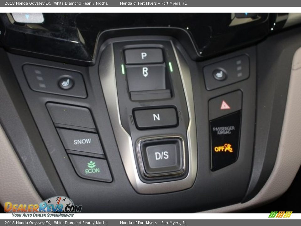 2018 Honda Odyssey EX White Diamond Pearl / Mocha Photo #28