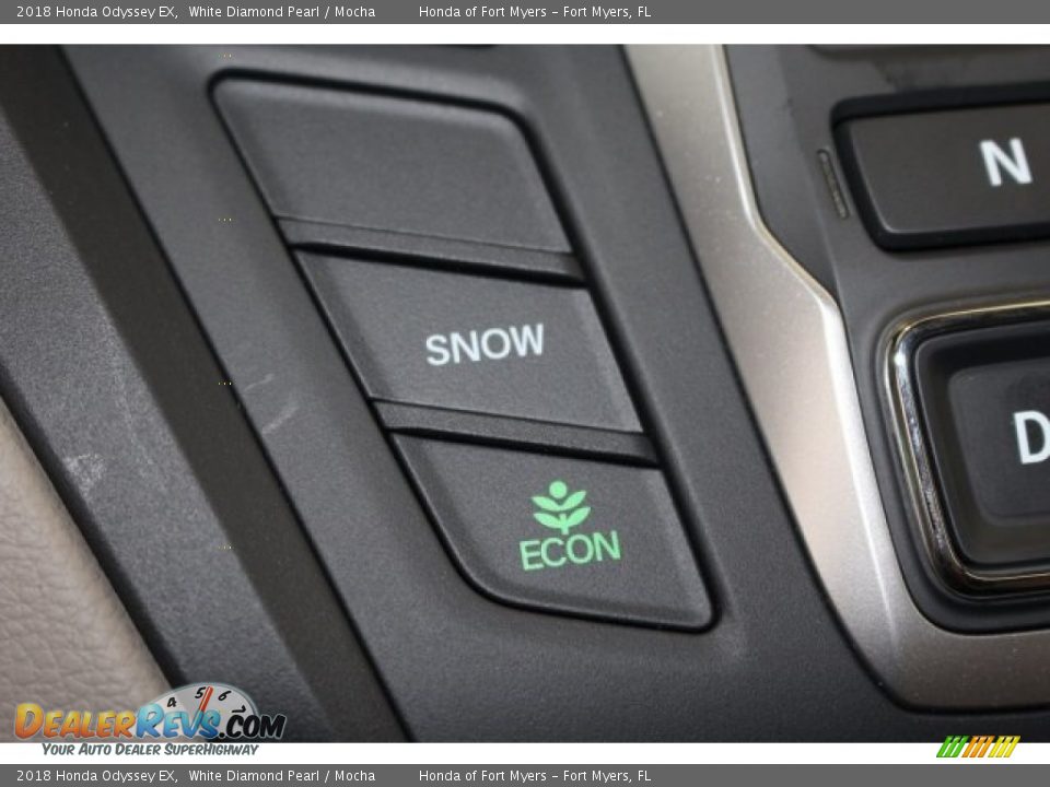 2018 Honda Odyssey EX White Diamond Pearl / Mocha Photo #29