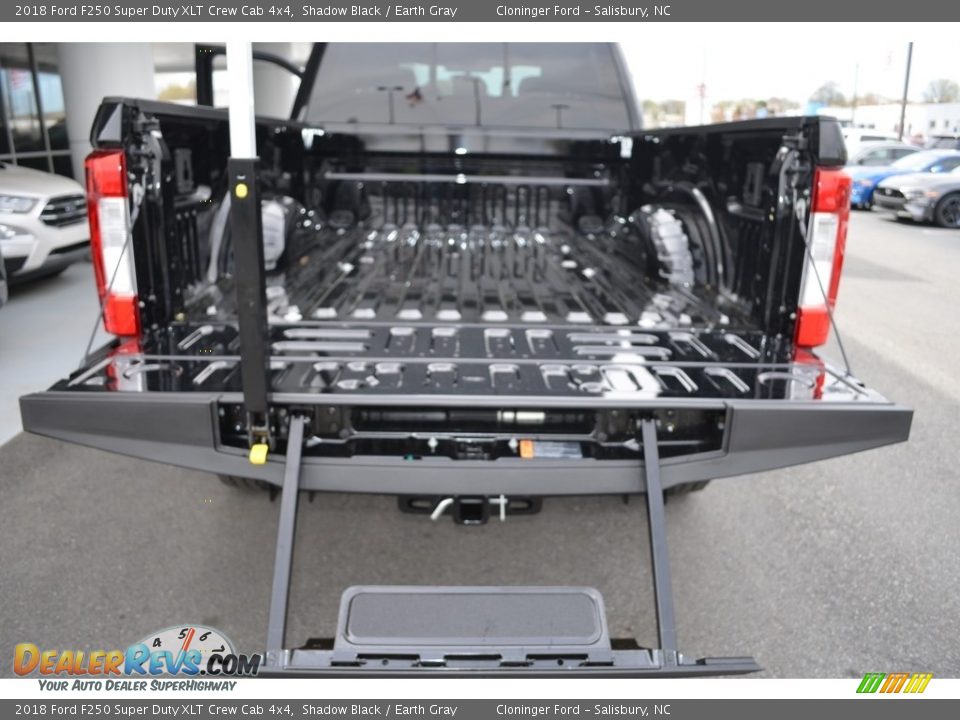2018 Ford F250 Super Duty XLT Crew Cab 4x4 Shadow Black / Earth Gray Photo #6