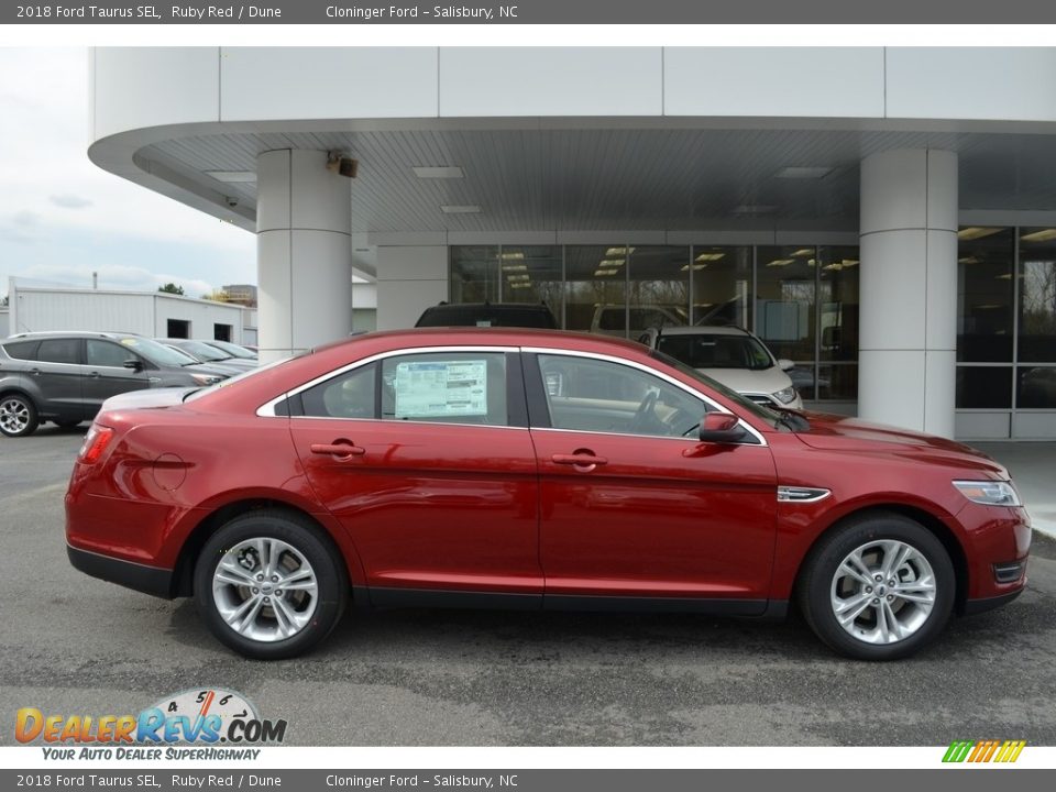 2018 Ford Taurus SEL Ruby Red / Dune Photo #2