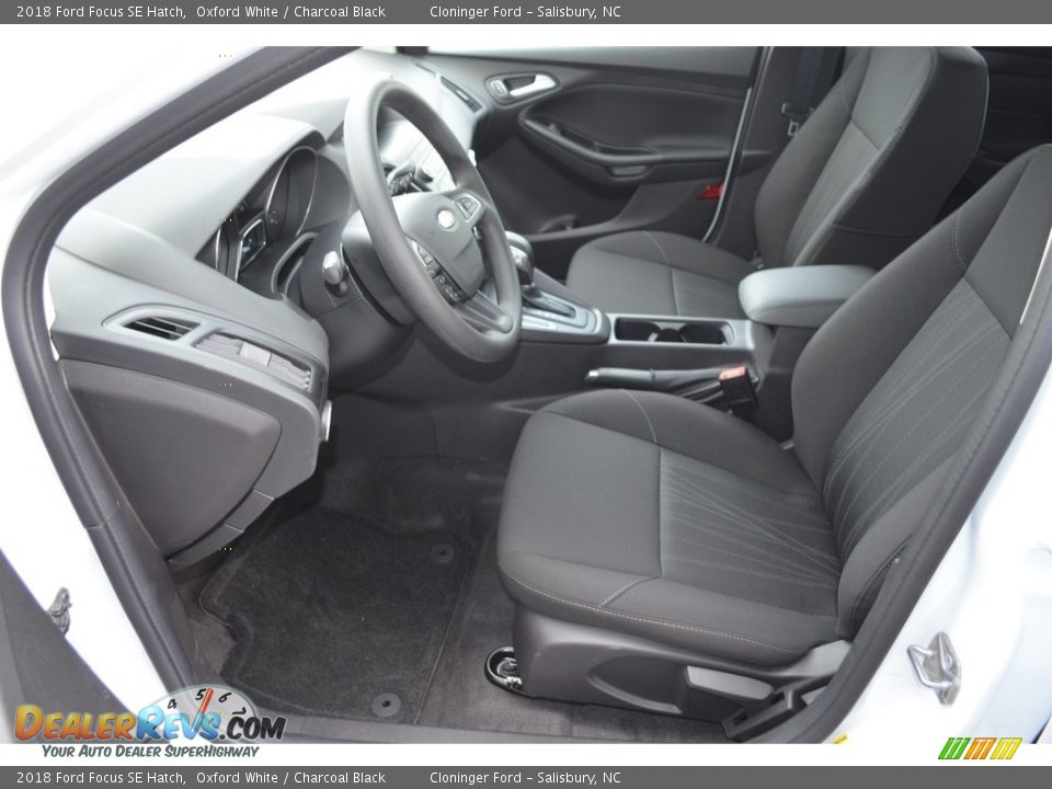 2018 Ford Focus SE Hatch Oxford White / Charcoal Black Photo #6