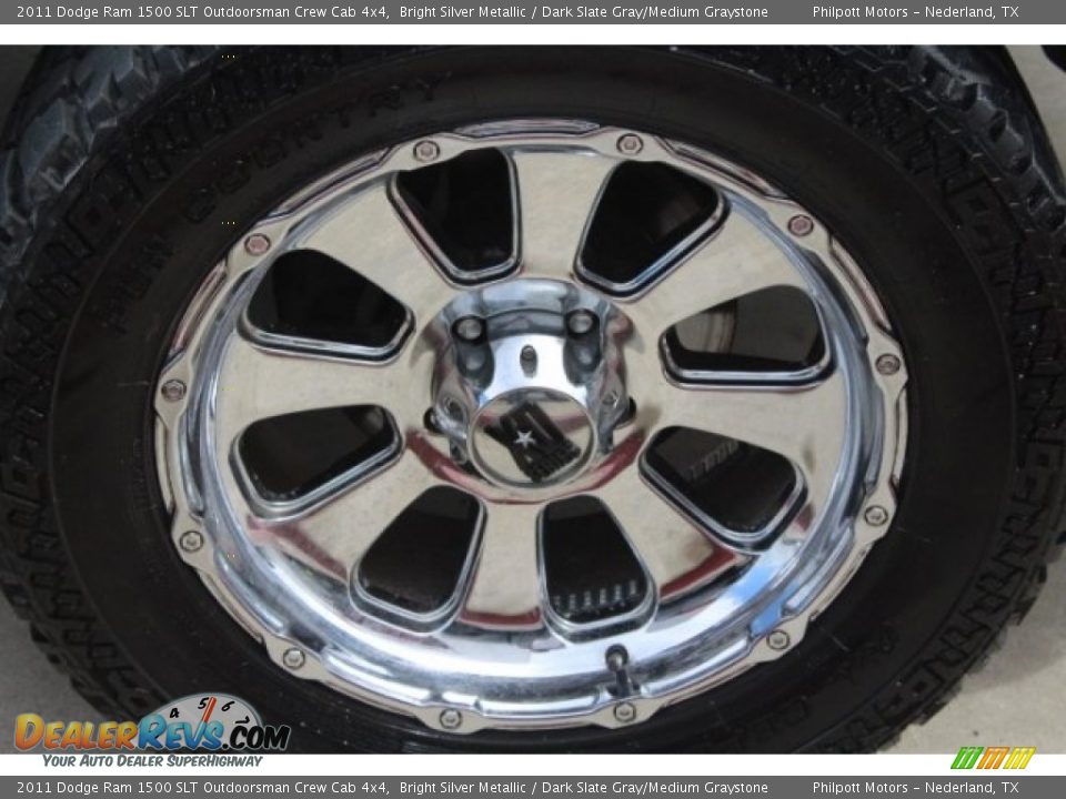 2011 Dodge Ram 1500 SLT Outdoorsman Crew Cab 4x4 Bright Silver Metallic / Dark Slate Gray/Medium Graystone Photo #10