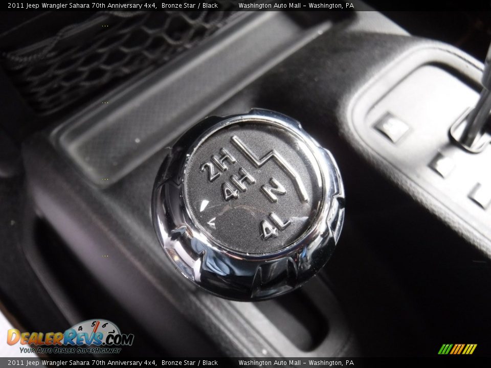 2011 Jeep Wrangler Sahara 70th Anniversary 4x4 Bronze Star / Black Photo #17