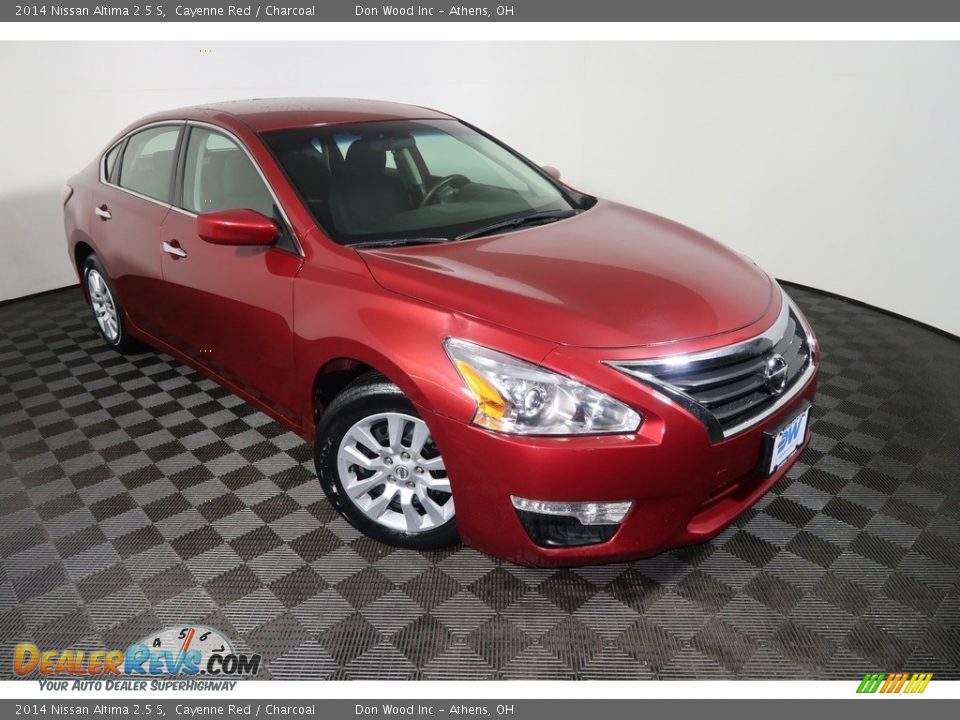 2014 Nissan Altima 2.5 S Cayenne Red / Charcoal Photo #4