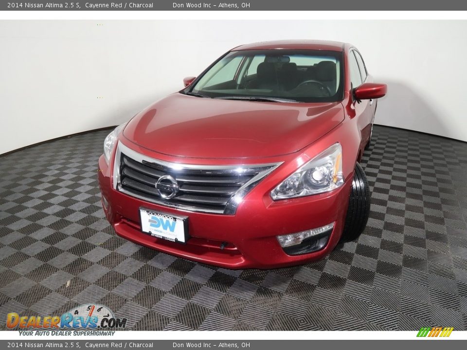 2014 Nissan Altima 2.5 S Cayenne Red / Charcoal Photo #7