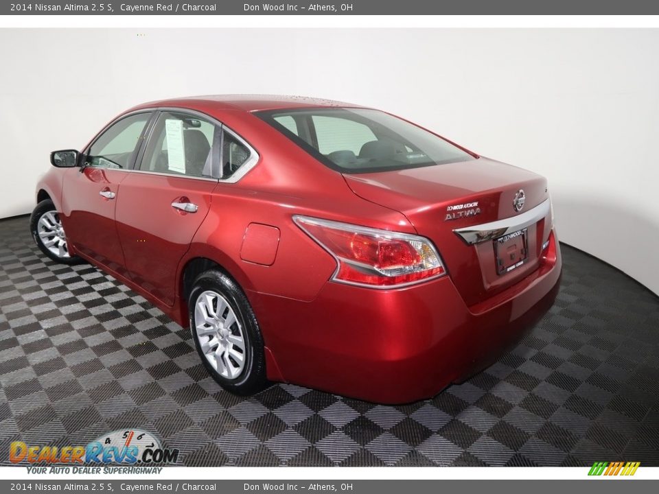 2014 Nissan Altima 2.5 S Cayenne Red / Charcoal Photo #9