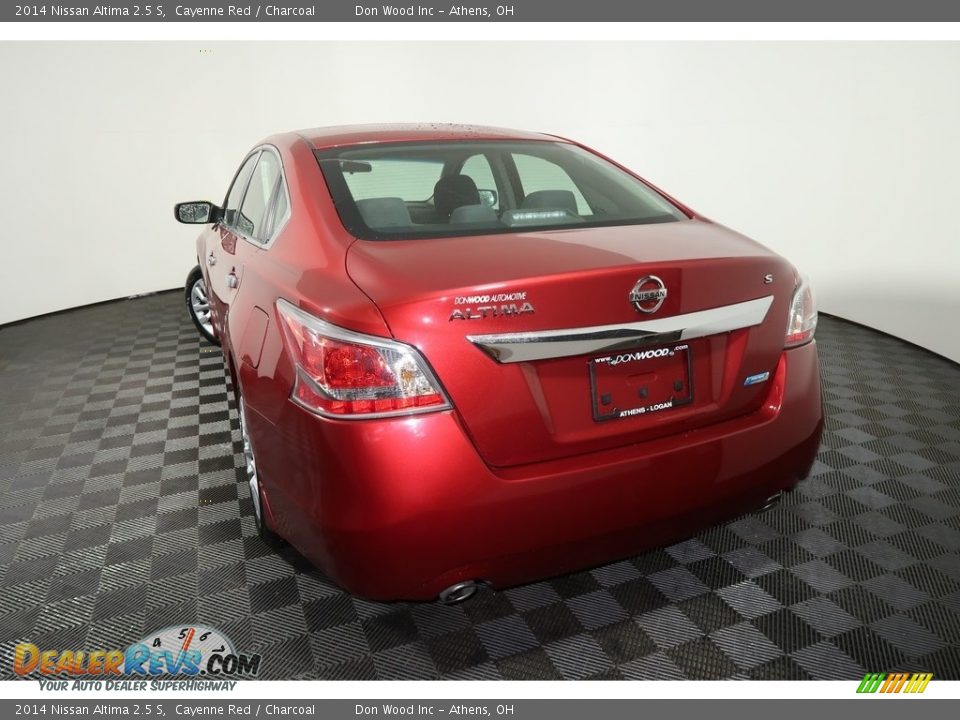 2014 Nissan Altima 2.5 S Cayenne Red / Charcoal Photo #11