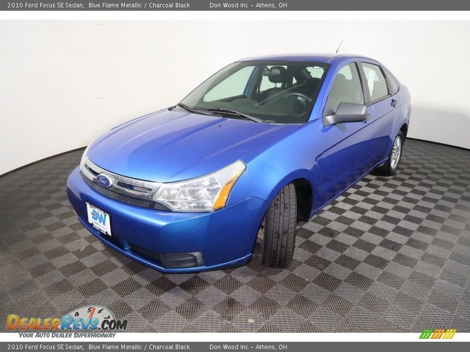 2010 Ford Focus SE Sedan Blue Flame Metallic / Charcoal Black Photo #7