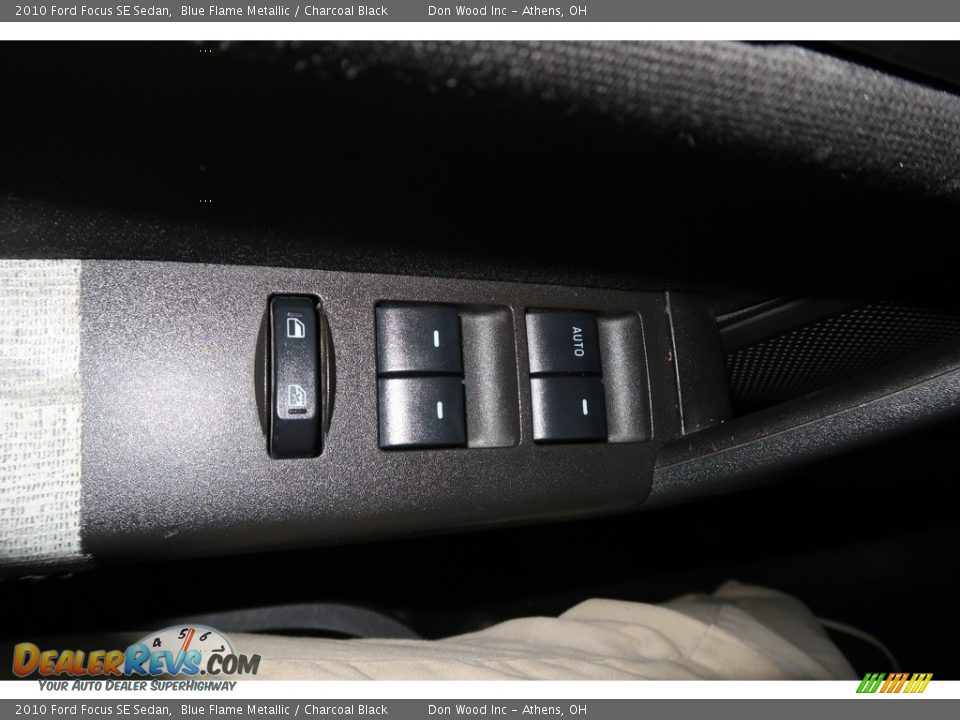 2010 Ford Focus SE Sedan Blue Flame Metallic / Charcoal Black Photo #29