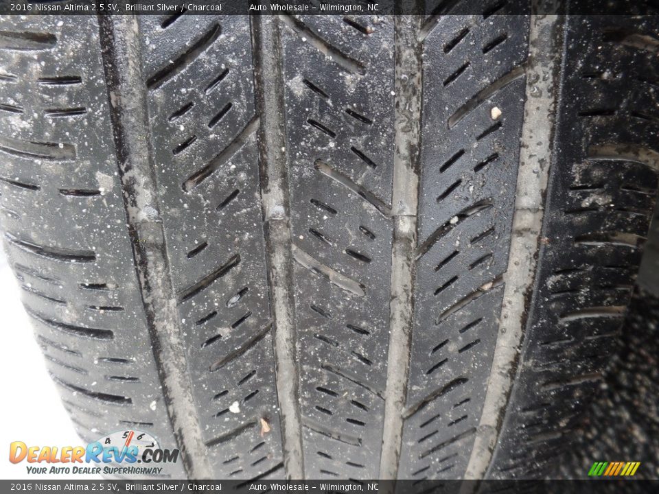 2016 Nissan Altima 2.5 SV Brilliant Silver / Charcoal Photo #9