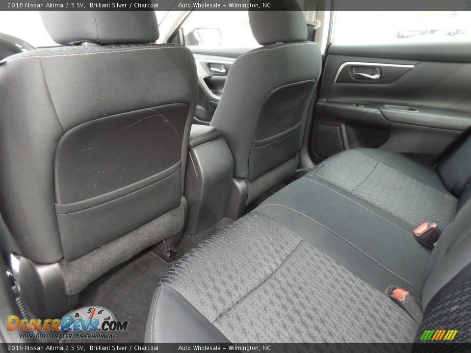 2016 Nissan Altima 2.5 SV Brilliant Silver / Charcoal Photo #11