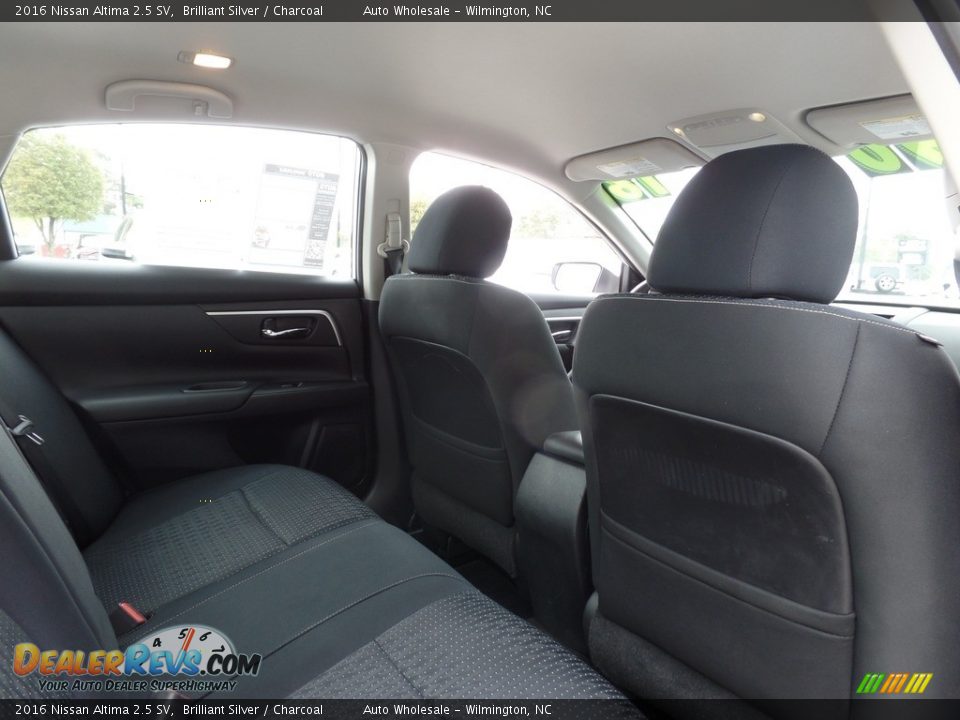2016 Nissan Altima 2.5 SV Brilliant Silver / Charcoal Photo #13