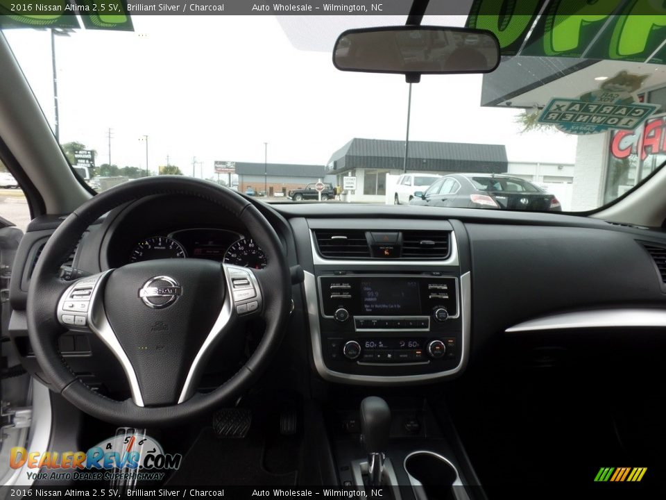 2016 Nissan Altima 2.5 SV Brilliant Silver / Charcoal Photo #14