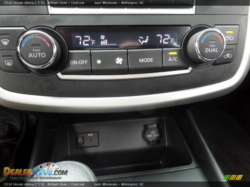 2016 Nissan Altima 2.5 SV Brilliant Silver / Charcoal Photo #18