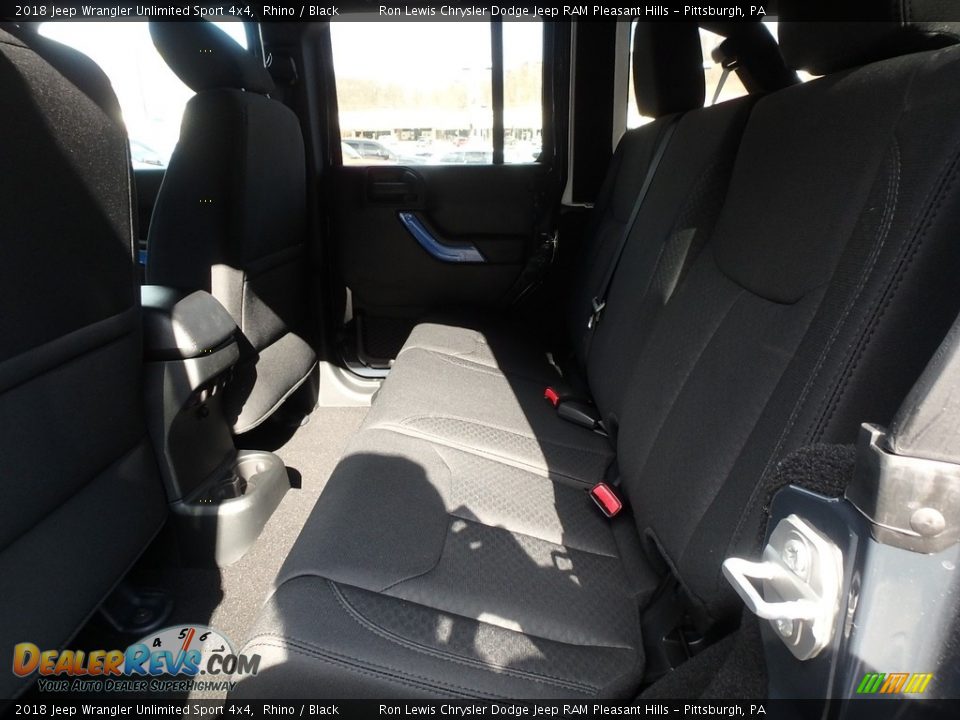 2018 Jeep Wrangler Unlimited Sport 4x4 Rhino / Black Photo #11