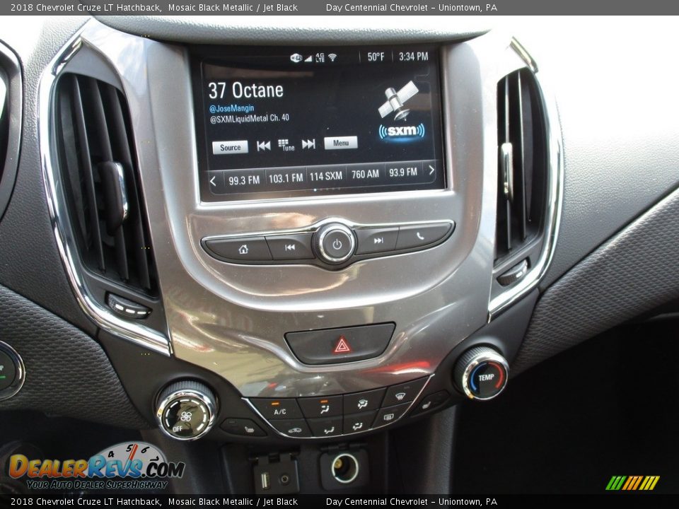 Controls of 2018 Chevrolet Cruze LT Hatchback Photo #7