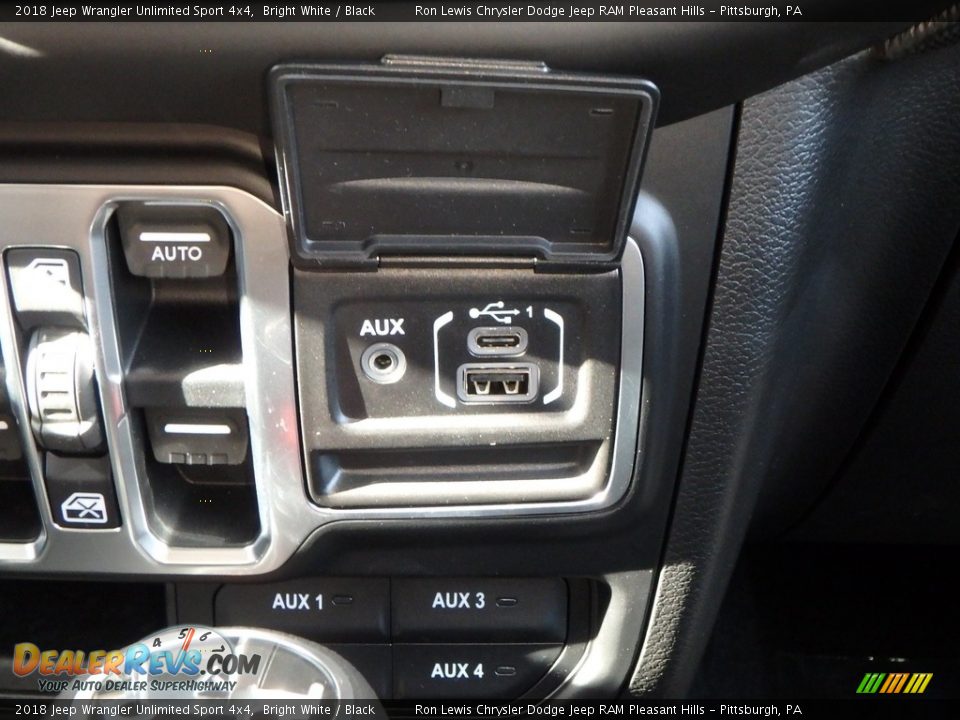 2018 Jeep Wrangler Unlimited Sport 4x4 Bright White / Black Photo #17