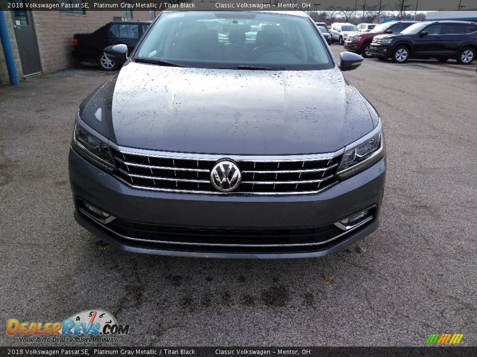 2018 Volkswagen Passat SE Platinum Gray Metallic / Titan Black Photo #1
