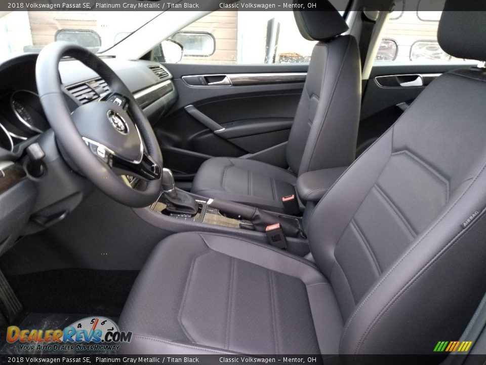 Front Seat of 2018 Volkswagen Passat SE Photo #3