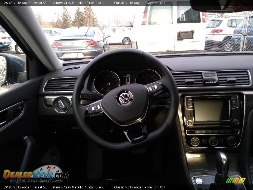 2018 Volkswagen Passat SE Platinum Gray Metallic / Titan Black Photo #4