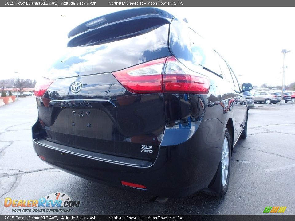 2015 Toyota Sienna XLE AWD Attitude Black / Ash Photo #9