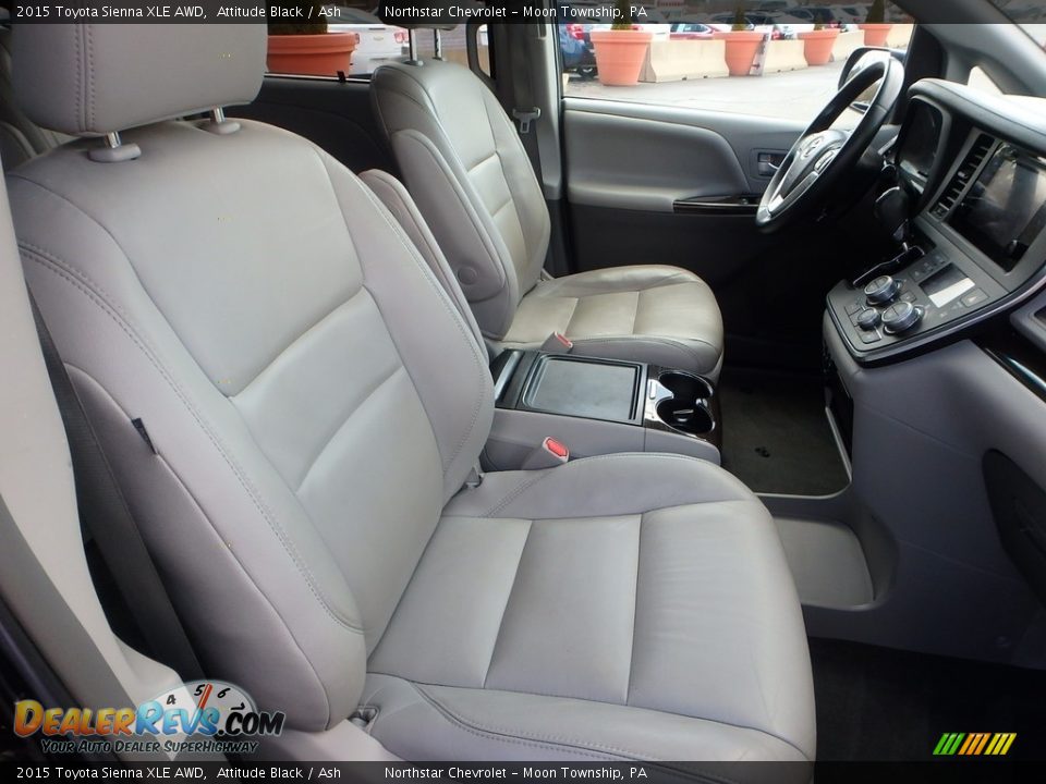 2015 Toyota Sienna XLE AWD Attitude Black / Ash Photo #15